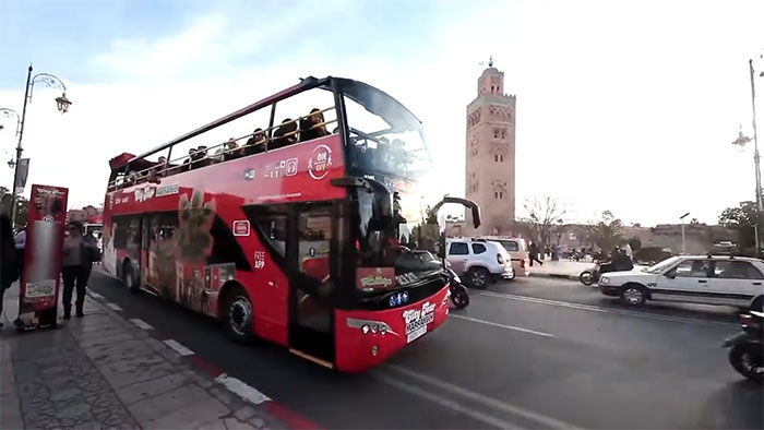 Bus touristique Alsa transportant des touristes